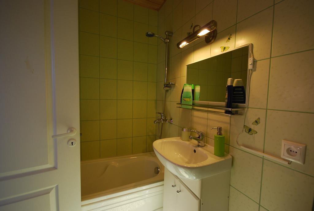 Ida Majutus Otel Kuressaare Oda fotoğraf